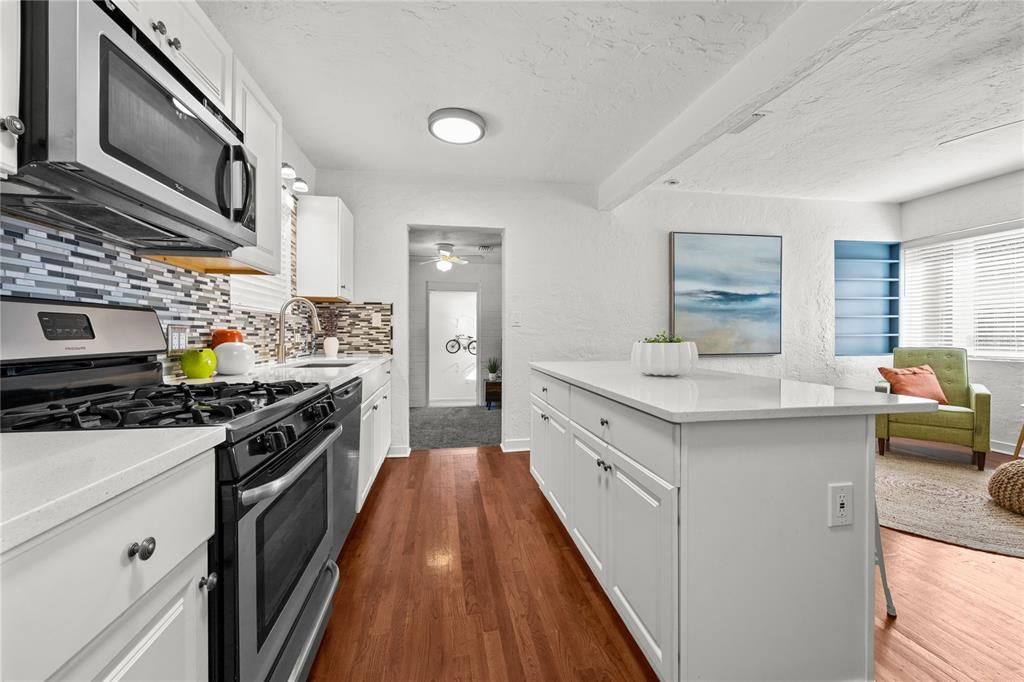 Activo con contrato: $269,000 (3 camas, 1 baños, 1236 Pies cuadrados)