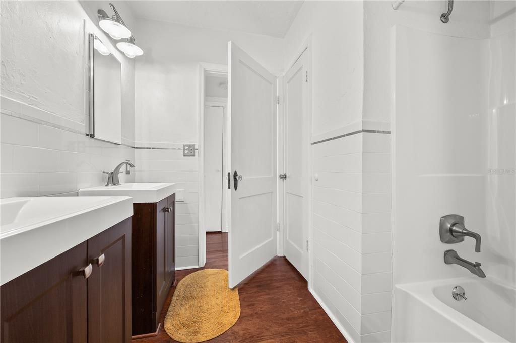 Activo con contrato: $269,000 (3 camas, 1 baños, 1236 Pies cuadrados)