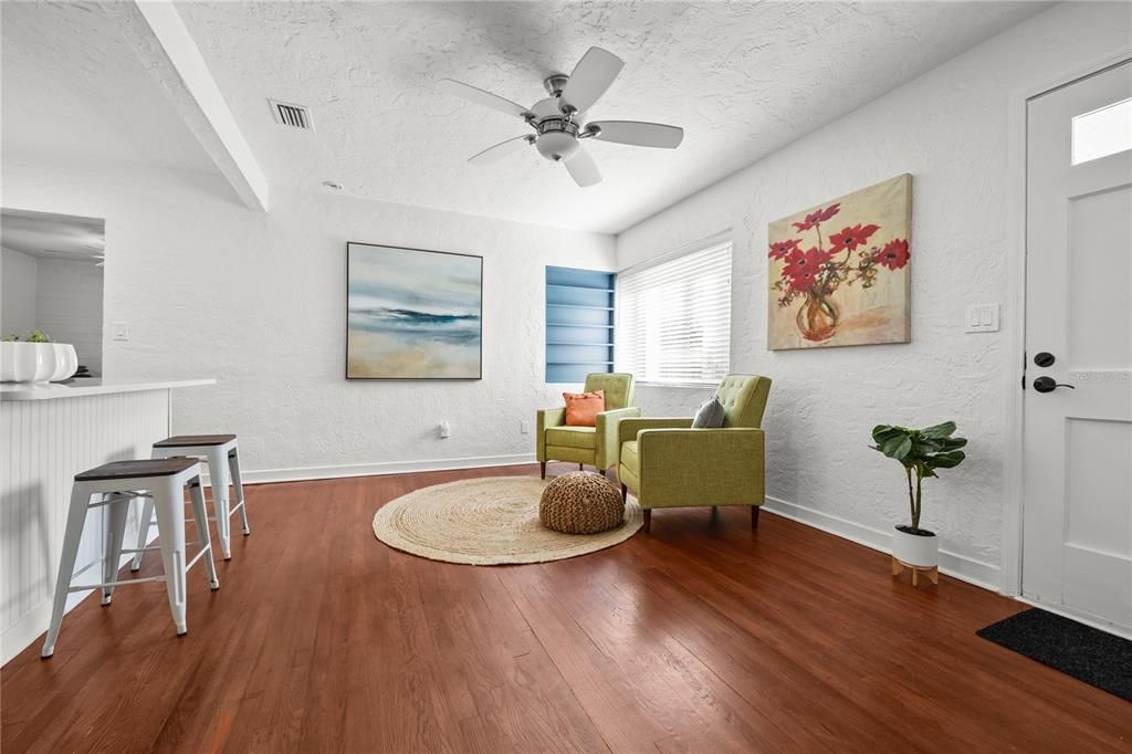 Activo con contrato: $269,000 (3 camas, 1 baños, 1236 Pies cuadrados)