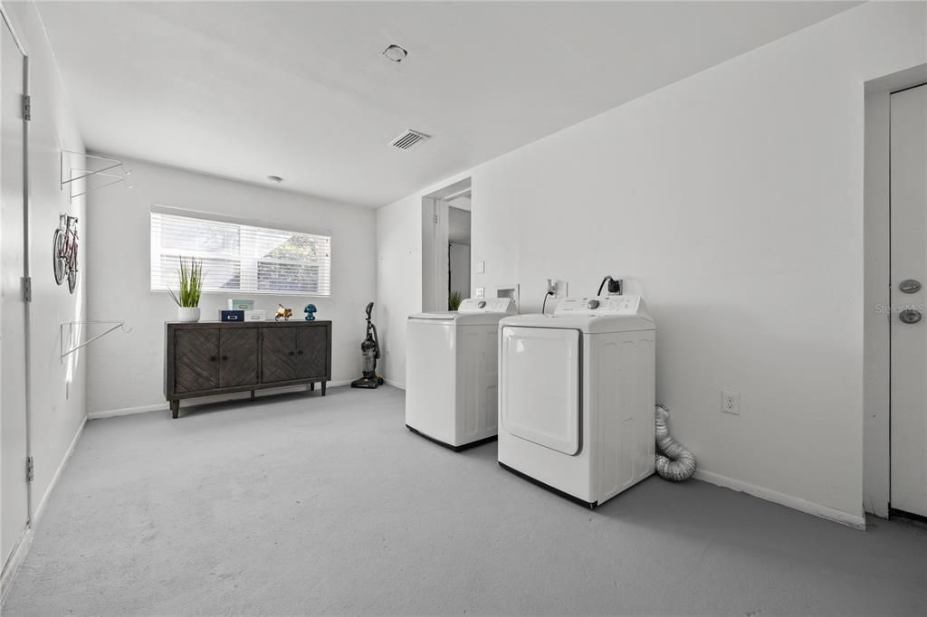 Activo con contrato: $269,000 (3 camas, 1 baños, 1236 Pies cuadrados)