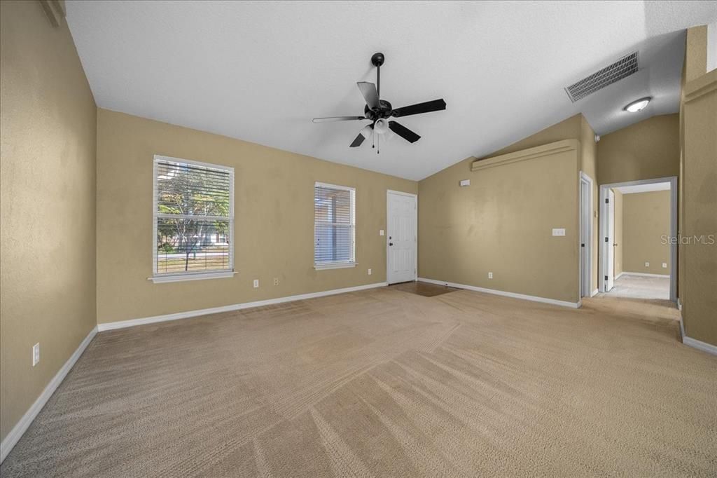 Active With Contract: $199,950 (3 beds, 2 baths, 1330 Square Feet)