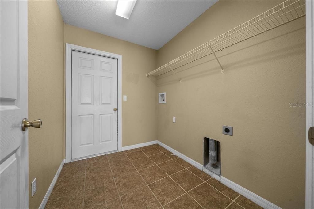 Active With Contract: $199,950 (3 beds, 2 baths, 1330 Square Feet)