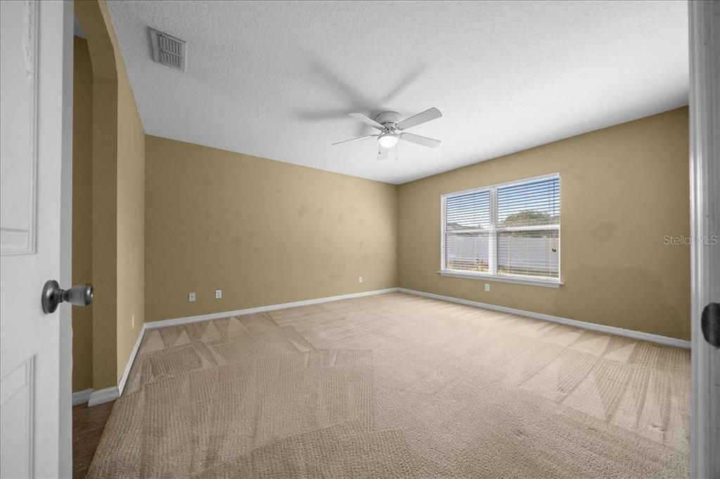 Active With Contract: $199,950 (3 beds, 2 baths, 1330 Square Feet)