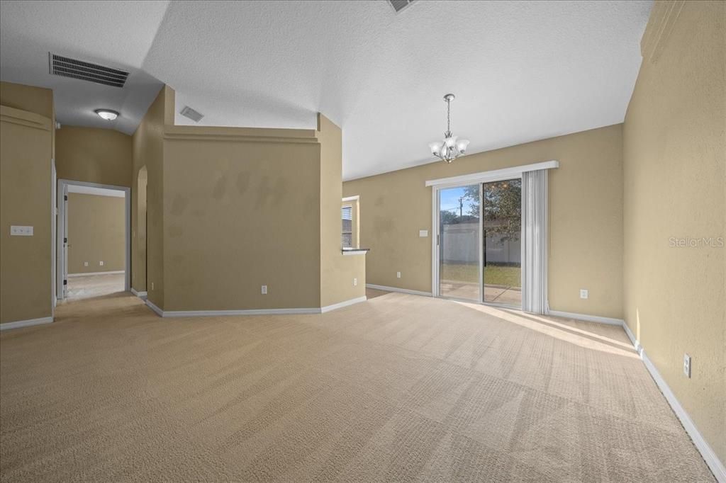 Active With Contract: $199,950 (3 beds, 2 baths, 1330 Square Feet)