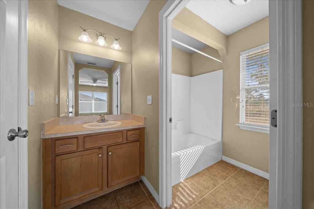 Active With Contract: $199,950 (3 beds, 2 baths, 1330 Square Feet)