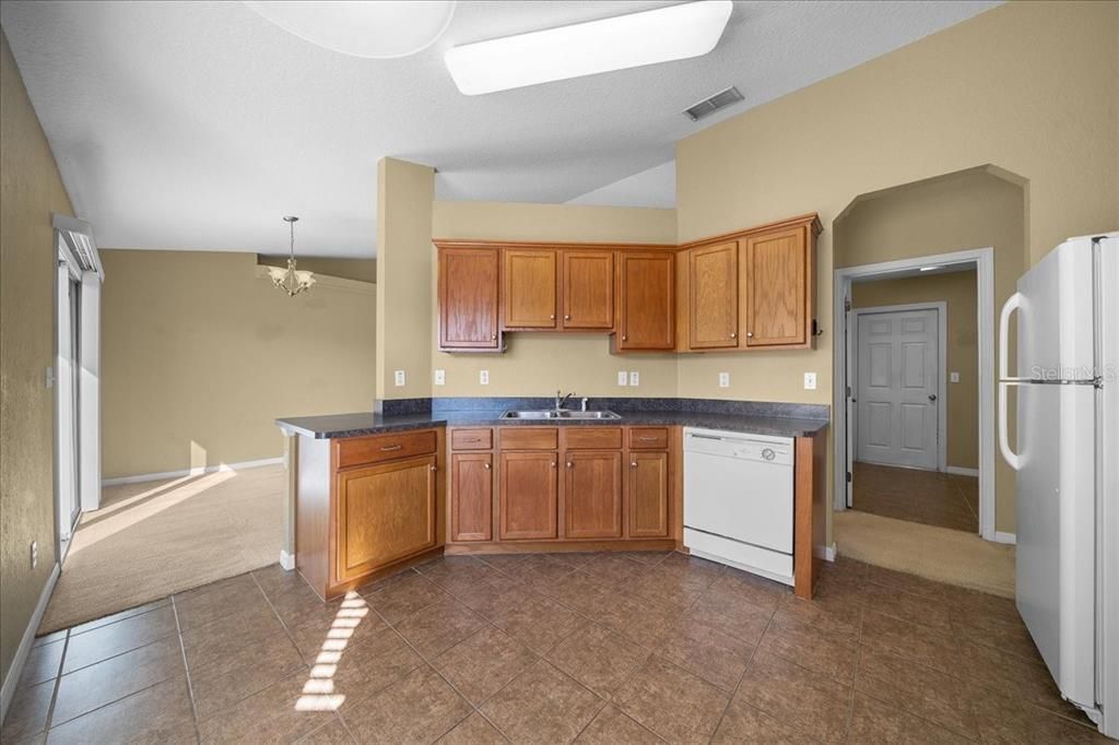 Active With Contract: $199,950 (3 beds, 2 baths, 1330 Square Feet)