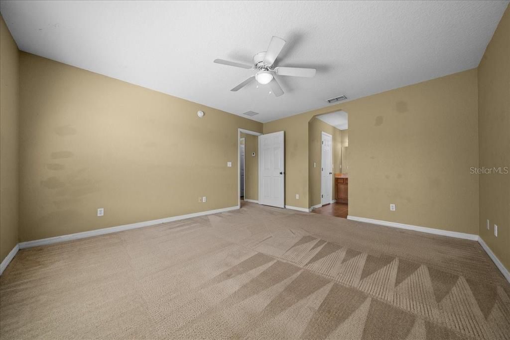 Active With Contract: $199,950 (3 beds, 2 baths, 1330 Square Feet)