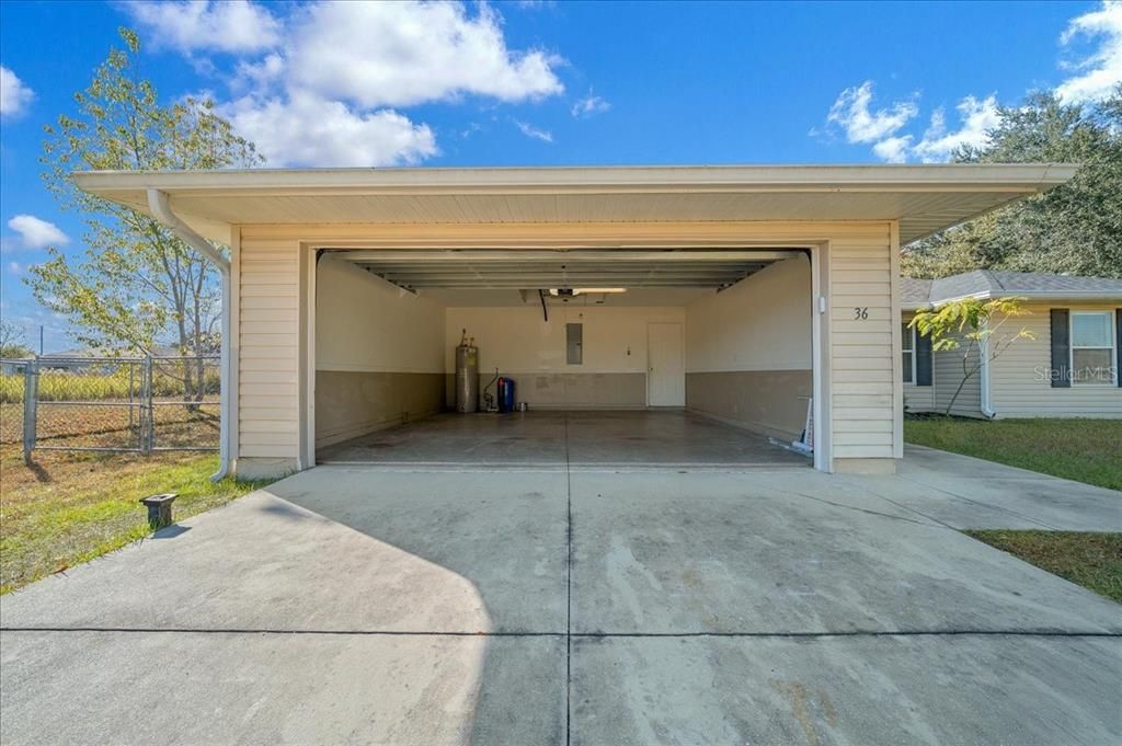 Active With Contract: $199,950 (3 beds, 2 baths, 1330 Square Feet)