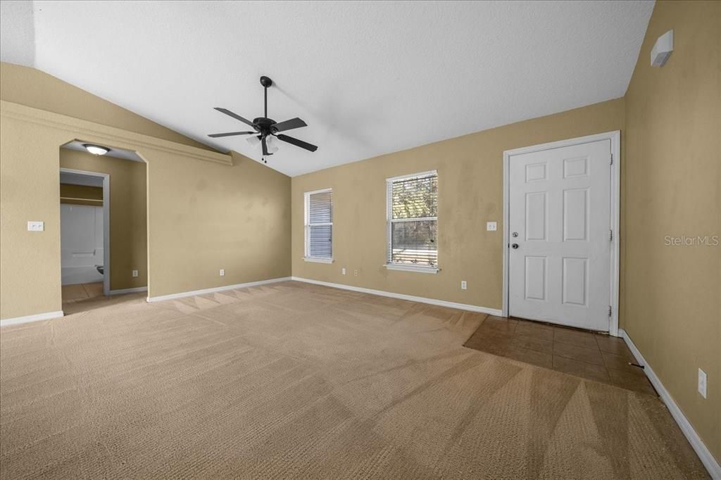 Active With Contract: $199,950 (3 beds, 2 baths, 1330 Square Feet)