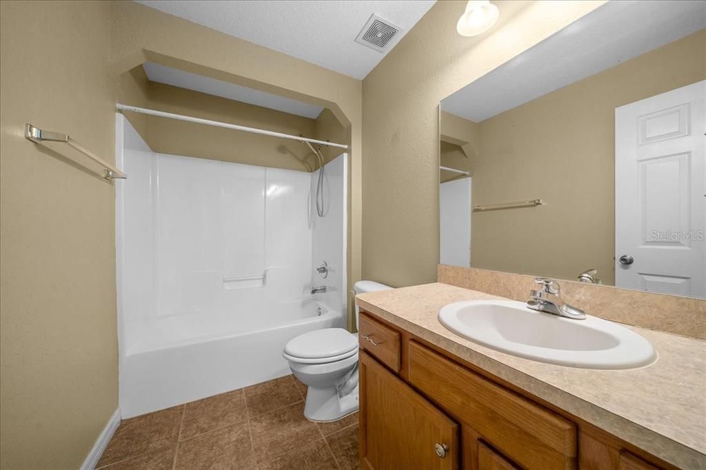 Active With Contract: $199,950 (3 beds, 2 baths, 1330 Square Feet)