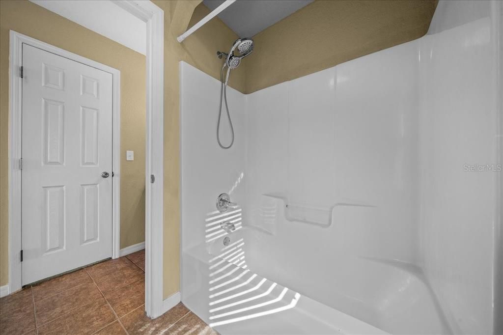 Active With Contract: $199,950 (3 beds, 2 baths, 1330 Square Feet)