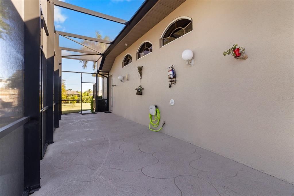 For Sale: $2,100,000 (3 beds, 3 baths, 4265 Square Feet)