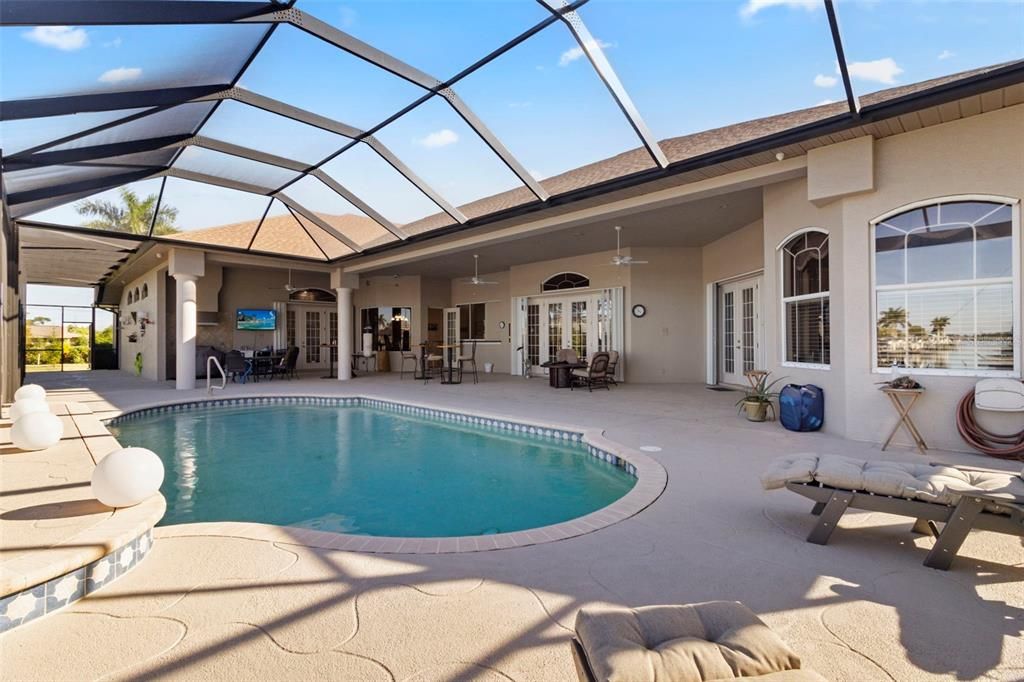 For Sale: $2,100,000 (3 beds, 3 baths, 4265 Square Feet)