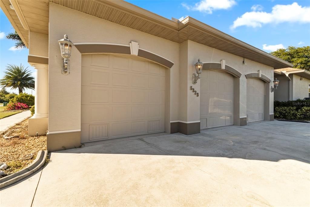 For Sale: $2,100,000 (3 beds, 3 baths, 4265 Square Feet)