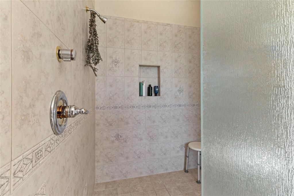 For Sale: $2,100,000 (3 beds, 3 baths, 4265 Square Feet)