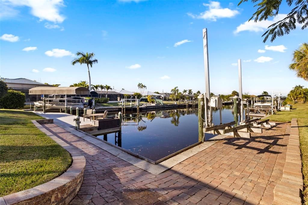 For Sale: $2,100,000 (3 beds, 3 baths, 4265 Square Feet)