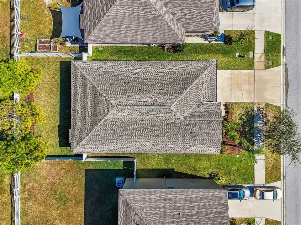 合同活跃: $300,000 (4 贝兹, 2 浴室, 1939 平方英尺)