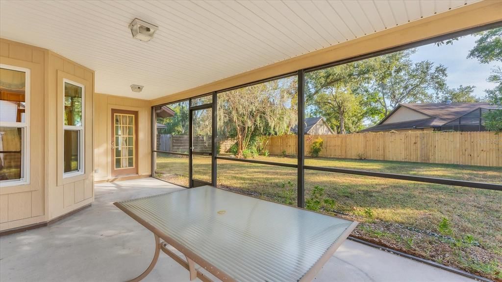 Под контрактом: $429,900 (4 спален, 2 ванн, 1952 Квадратных фут)