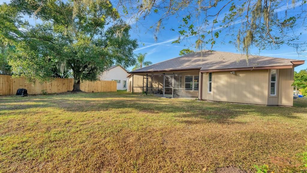 Под контрактом: $429,900 (4 спален, 2 ванн, 1952 Квадратных фут)