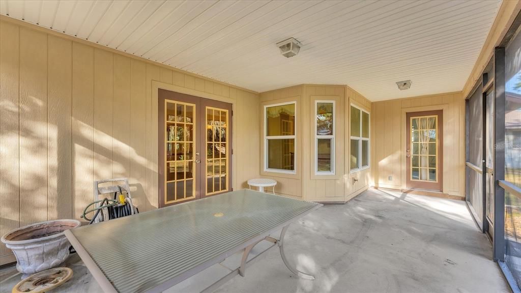 Под контрактом: $429,900 (4 спален, 2 ванн, 1952 Квадратных фут)