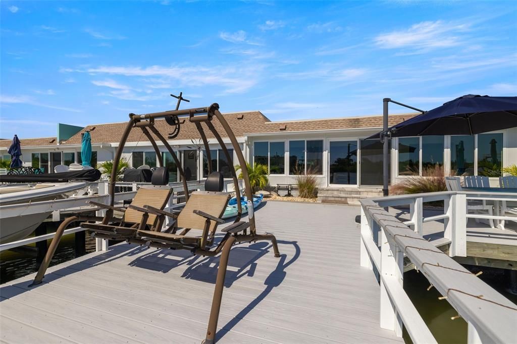 For Sale: $750,000 (2 beds, 2 baths, 2010 Square Feet)