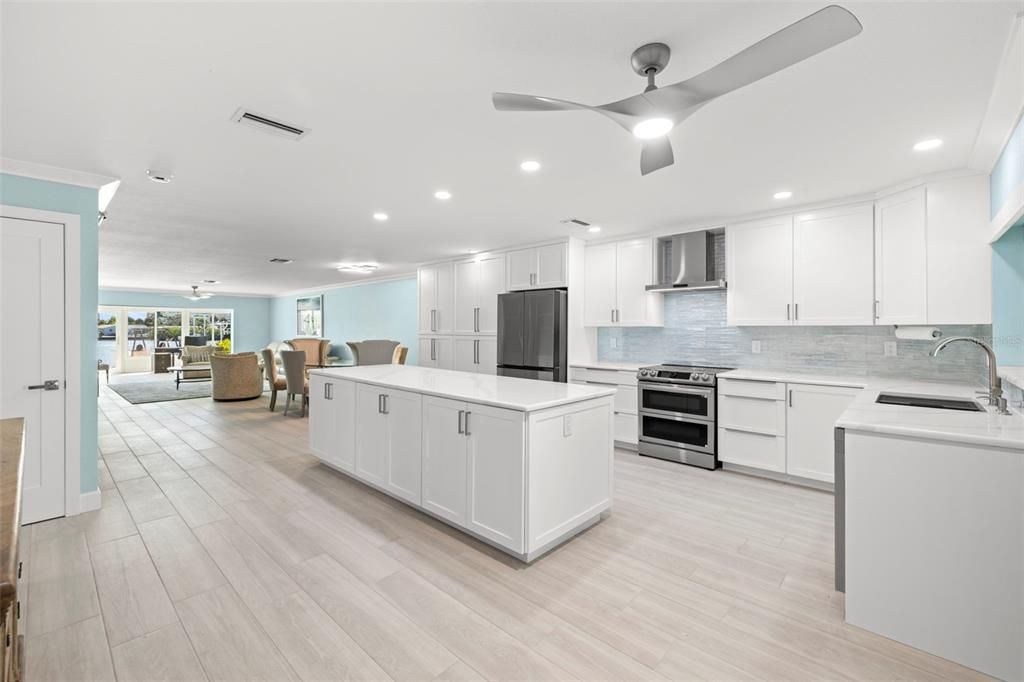 For Sale: $750,000 (2 beds, 2 baths, 2010 Square Feet)