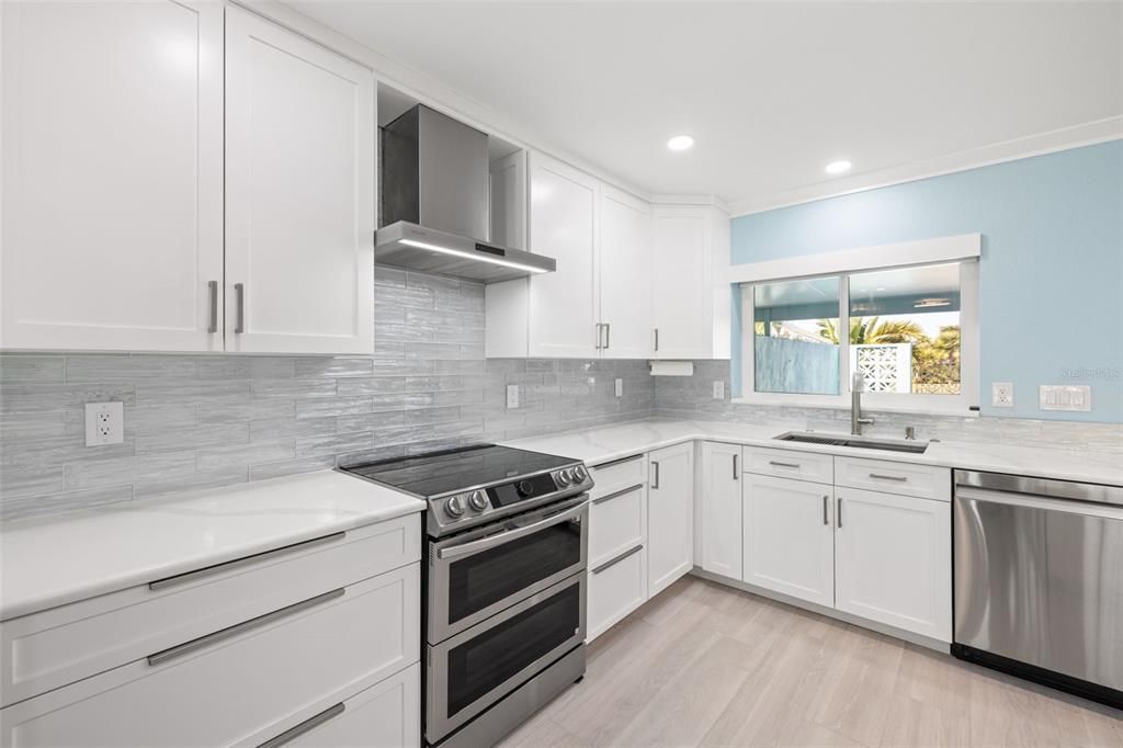 For Sale: $750,000 (2 beds, 2 baths, 2010 Square Feet)