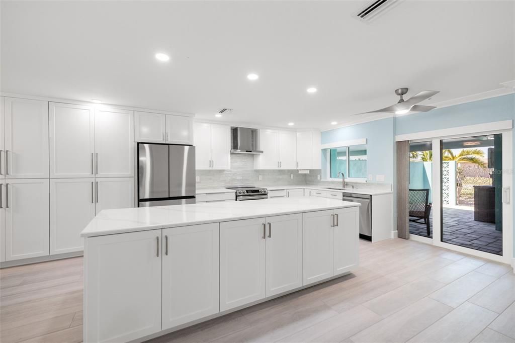 For Sale: $750,000 (2 beds, 2 baths, 2010 Square Feet)