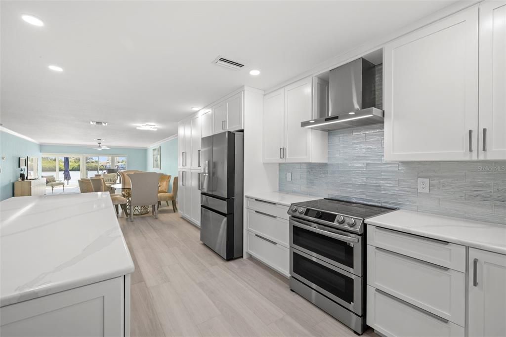 For Sale: $750,000 (2 beds, 2 baths, 2010 Square Feet)