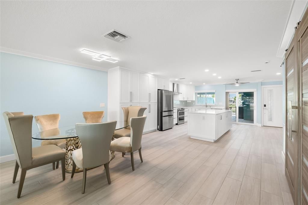 For Sale: $750,000 (2 beds, 2 baths, 2010 Square Feet)