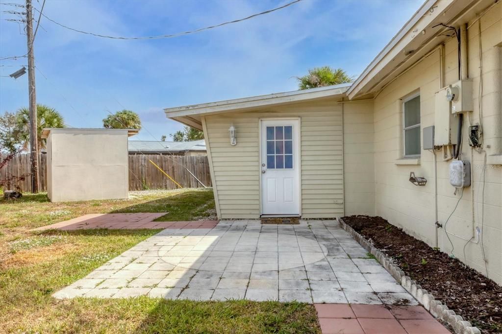 For Sale: $350,000 (2 beds, 2 baths, 1588 Square Feet)