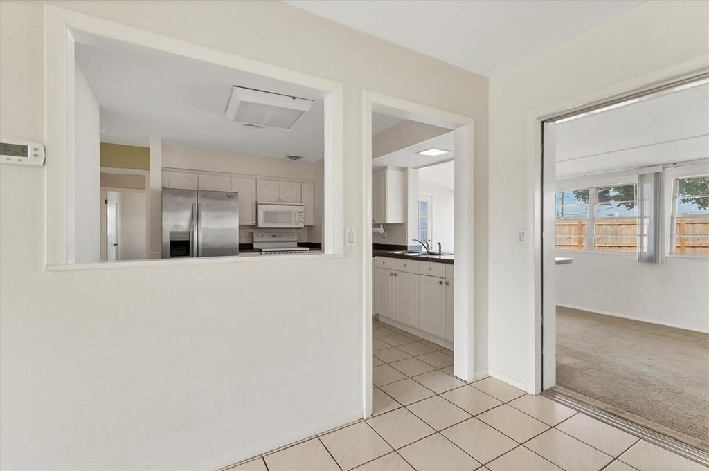 For Sale: $350,000 (2 beds, 2 baths, 1588 Square Feet)