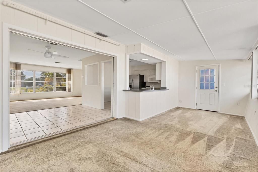 For Sale: $350,000 (2 beds, 2 baths, 1588 Square Feet)