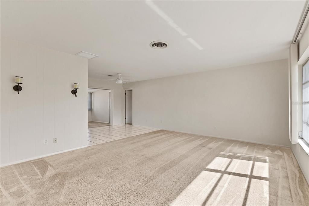 For Sale: $350,000 (2 beds, 2 baths, 1588 Square Feet)