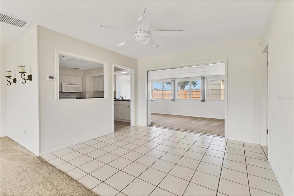 For Sale: $350,000 (2 beds, 2 baths, 1588 Square Feet)