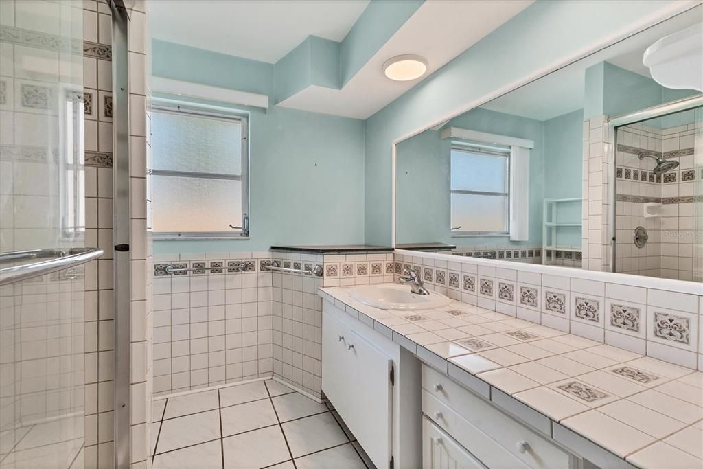 For Sale: $350,000 (2 beds, 2 baths, 1588 Square Feet)