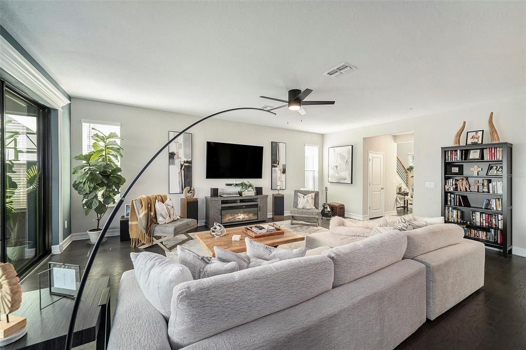 На продажу: $659,000 (4 спален, 3 ванн, 2300 Квадратных фут)