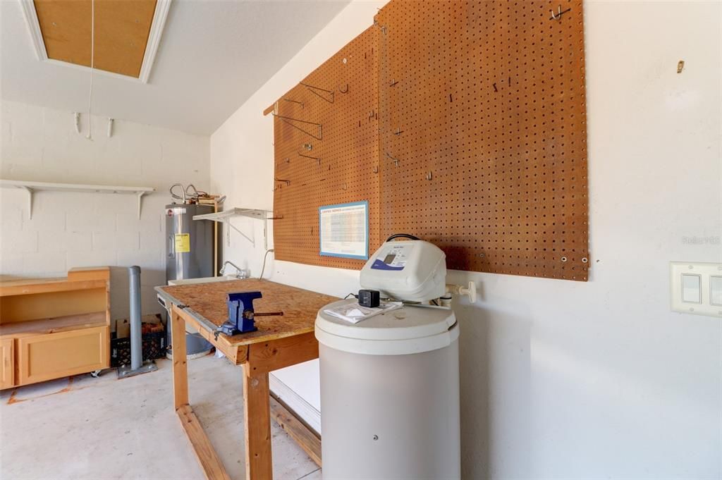 For Rent: $2,250 (2 beds, 2 baths, 1393 Square Feet)