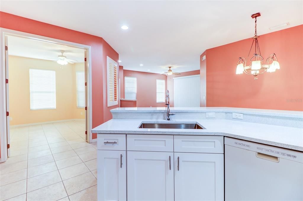 For Rent: $2,250 (2 beds, 2 baths, 1393 Square Feet)