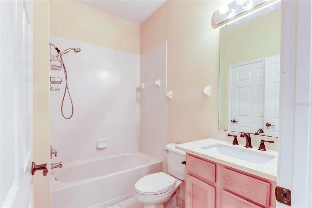 For Rent: $2,250 (2 beds, 2 baths, 1393 Square Feet)