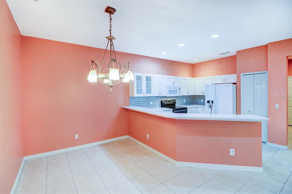 For Rent: $2,250 (2 beds, 2 baths, 1393 Square Feet)