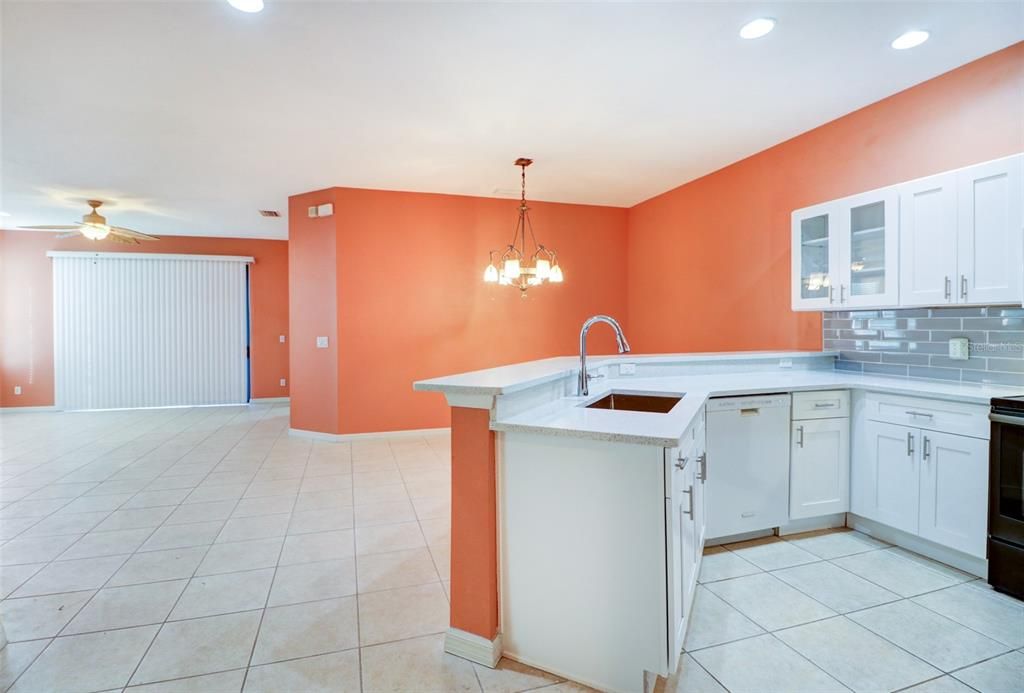 For Rent: $2,250 (2 beds, 2 baths, 1393 Square Feet)