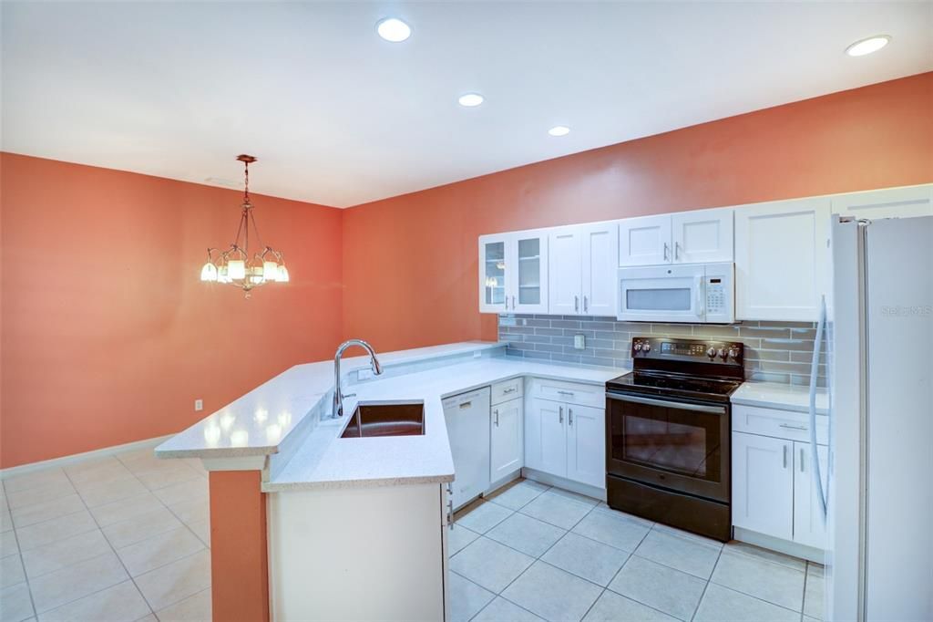 For Rent: $2,250 (2 beds, 2 baths, 1393 Square Feet)