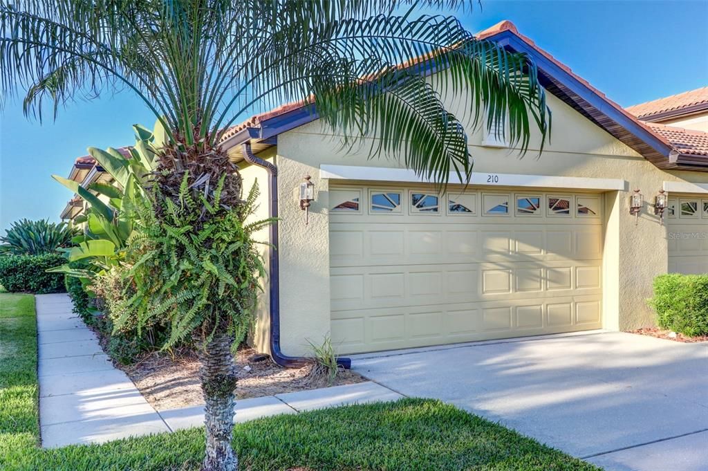 For Rent: $2,250 (2 beds, 2 baths, 1393 Square Feet)