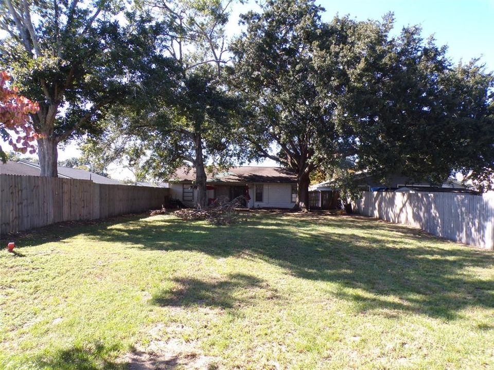 En Venta: $299,000 (3 camas, 2 baños, 1305 Pies cuadrados)