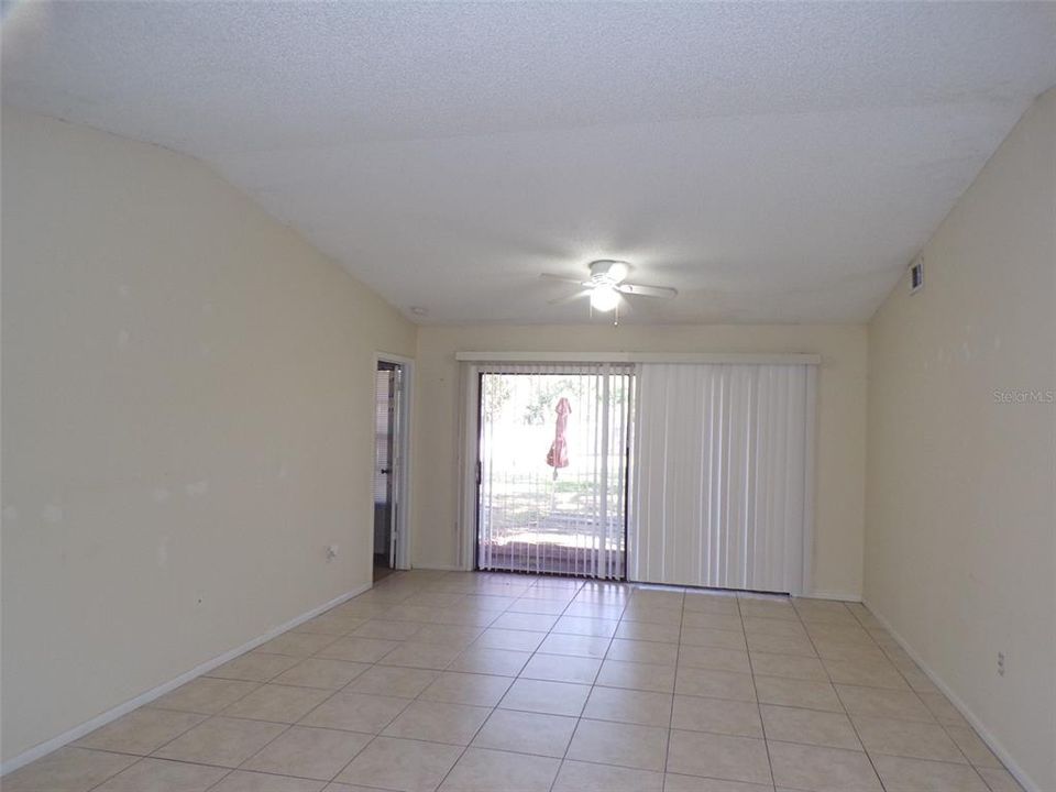 En Venta: $299,000 (3 camas, 2 baños, 1305 Pies cuadrados)