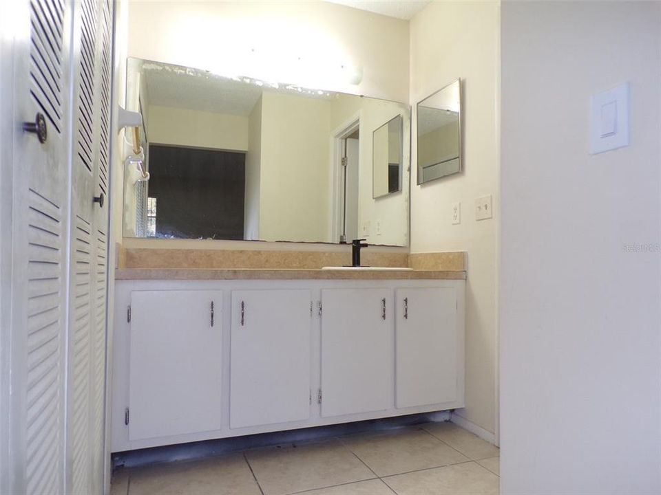 En Venta: $299,000 (3 camas, 2 baños, 1305 Pies cuadrados)