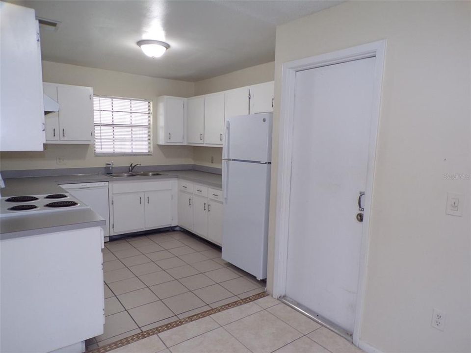 En Venta: $299,000 (3 camas, 2 baños, 1305 Pies cuadrados)