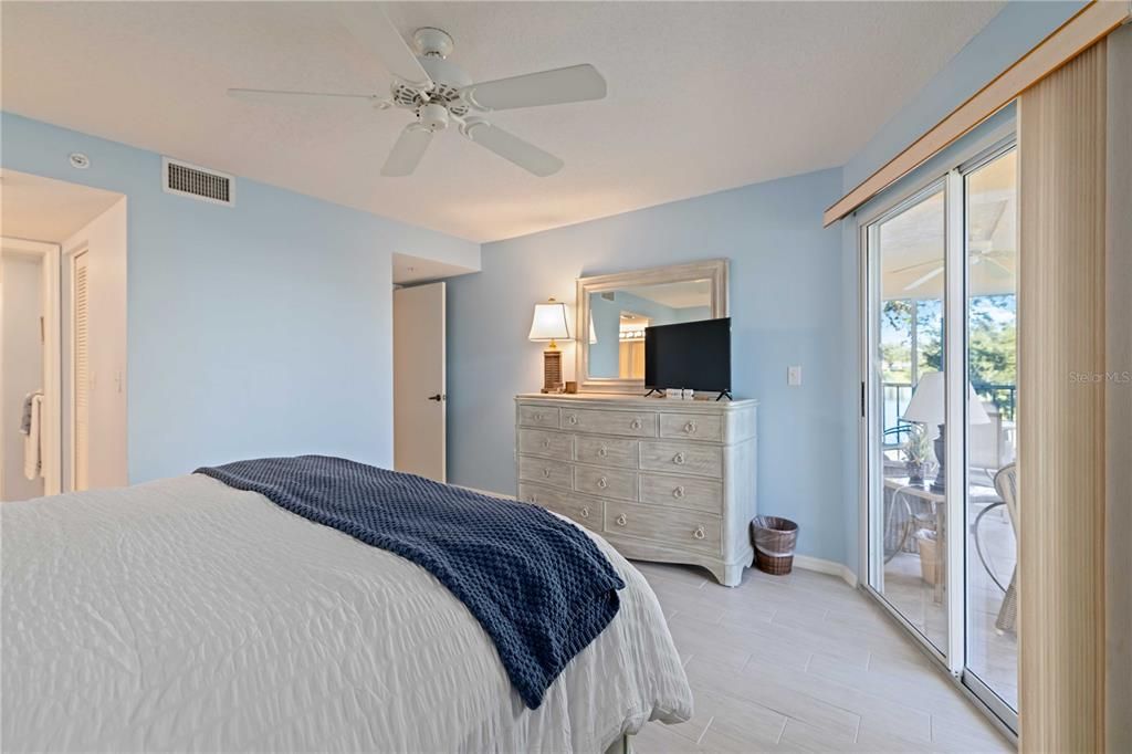 En Venta: $315,000 (2 camas, 2 baños, 1230 Pies cuadrados)