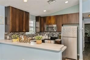 В аренду: $3,800 (3 спален, 2 ванн, 1056 Квадратных фут)